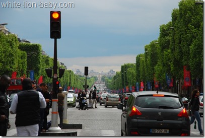 Champs-Élysées-Blick zum Louvre